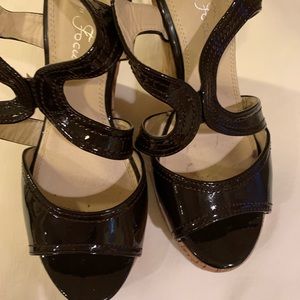 Focus wedges in brown color size 8 1/2